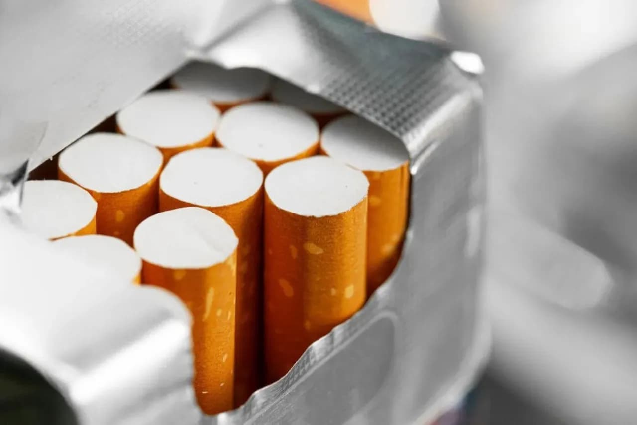 Ile tytoniu można przewieźć samolotem? Poznaj ważne przepisy i ograniczenia