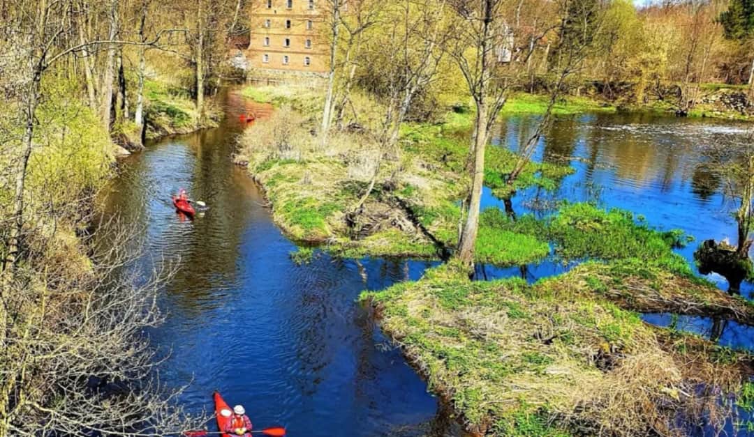 Noclegi nad jeziorem Mazowieckie – idealne miejsce na relaks i przygodę