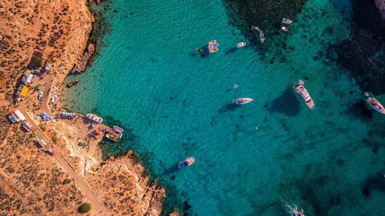 Malta czy można lecieć? Sprawdź aktualne zasady podróży i loty