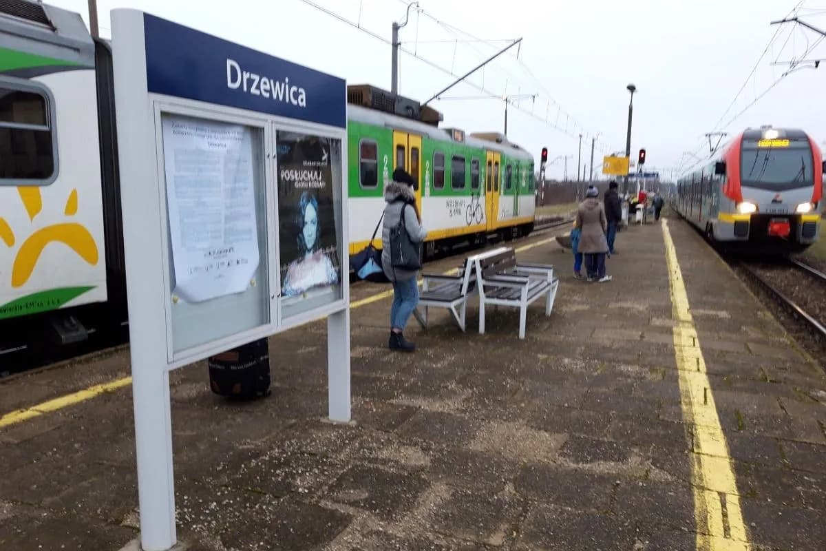 Skąd odjeżdża kolej mazowiecka? Odkryj najlepsze stacje w regionie