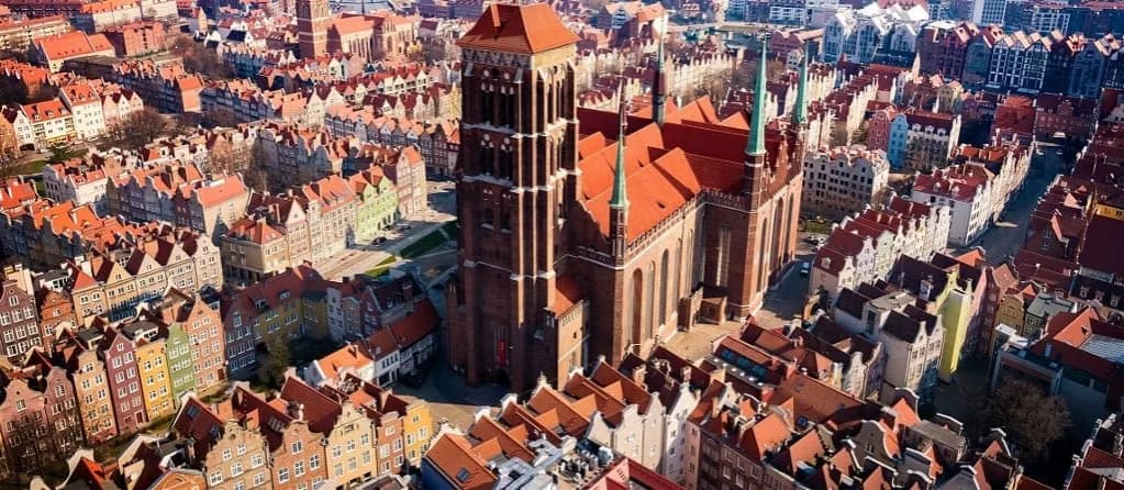 Gdzie lata Wizz Air z Gdańska? Sprawdź popularne kierunki i trasy